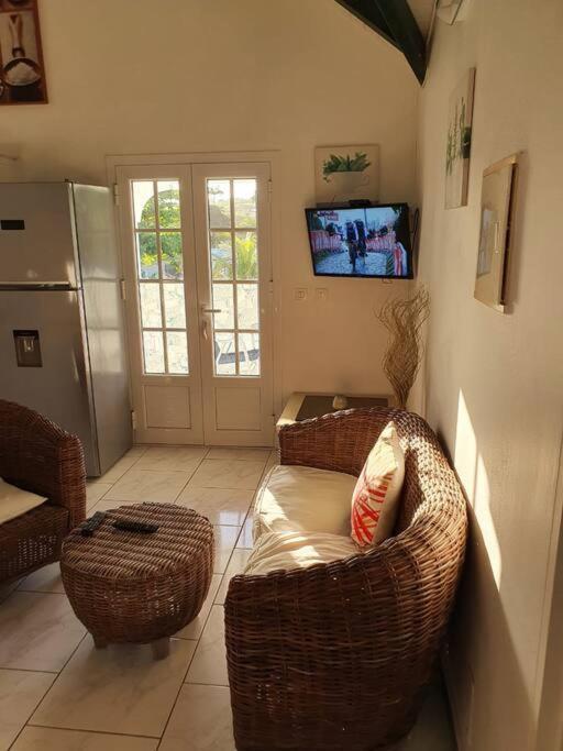 Le Sable Bleu - Evasion Tropicale A Sainte-Anne - Plage 5Min - Piscine - Parking - Logement Climatise - Vue Sur Les Palmiers - Parfait Pour Sejours En Famille Ou Entre Amis Экстерьер фото
