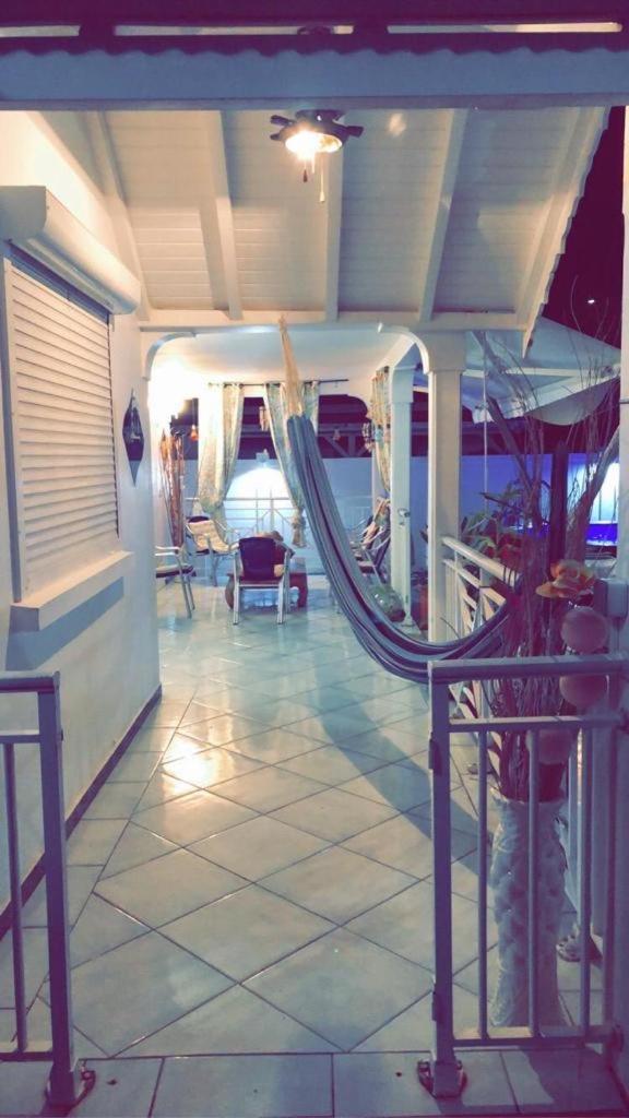 Le Sable Bleu - Evasion Tropicale A Sainte-Anne - Plage 5Min - Piscine - Parking - Logement Climatise - Vue Sur Les Palmiers - Parfait Pour Sejours En Famille Ou Entre Amis Экстерьер фото