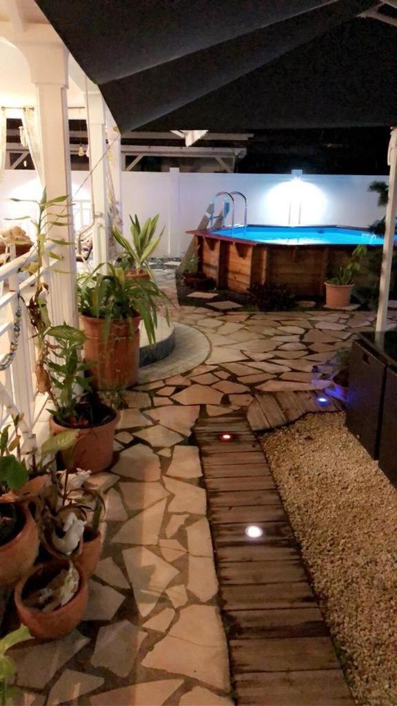 Le Sable Bleu - Evasion Tropicale A Sainte-Anne - Plage 5Min - Piscine - Parking - Logement Climatise - Vue Sur Les Palmiers - Parfait Pour Sejours En Famille Ou Entre Amis Экстерьер фото